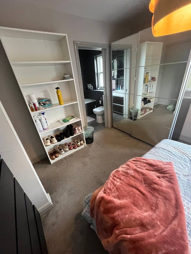 Ensuite Room Available in Finchley Road! Main Photo