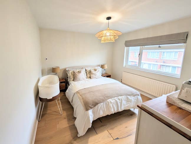 Short-Term Rooms or Whole House for Rent – Greenwi Main Photo