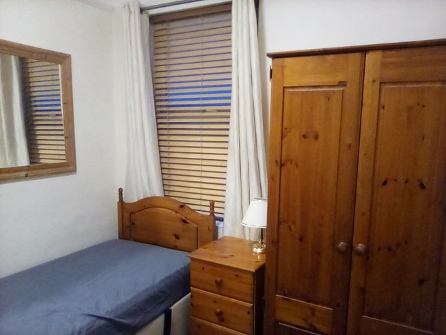 Large friendly professional house Main Photo