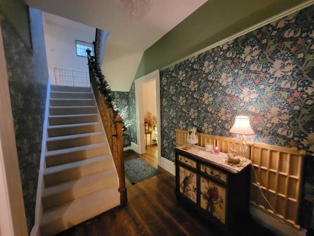 Large, beautiful detached 2/3-bed Victorian house Main Photo