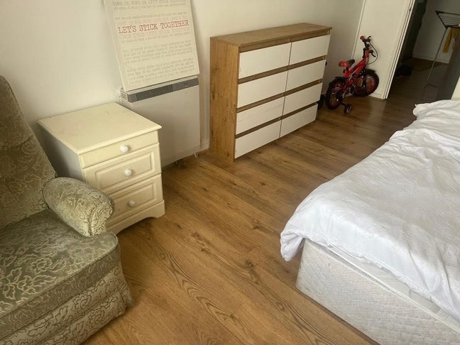 Room Available in Grays close to station Main Photo