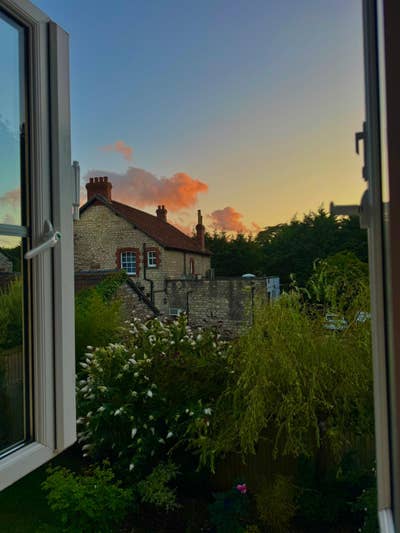 Double Room Available Main Photo