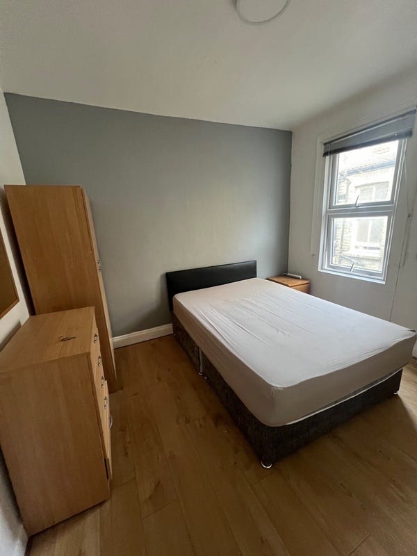 🛏️ 2X Double for a Sngle Use in - Finchley Road Main Photo