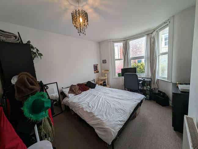 Unfurnished double room available in Bishopston Main Photo