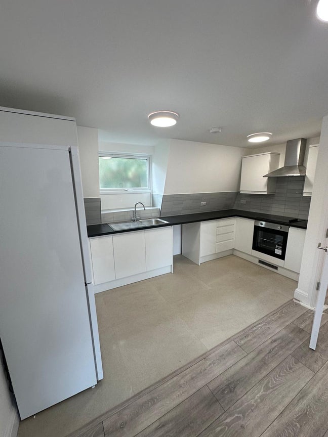✨ Student replacement for 2 bedroom flatshare  Main Photo