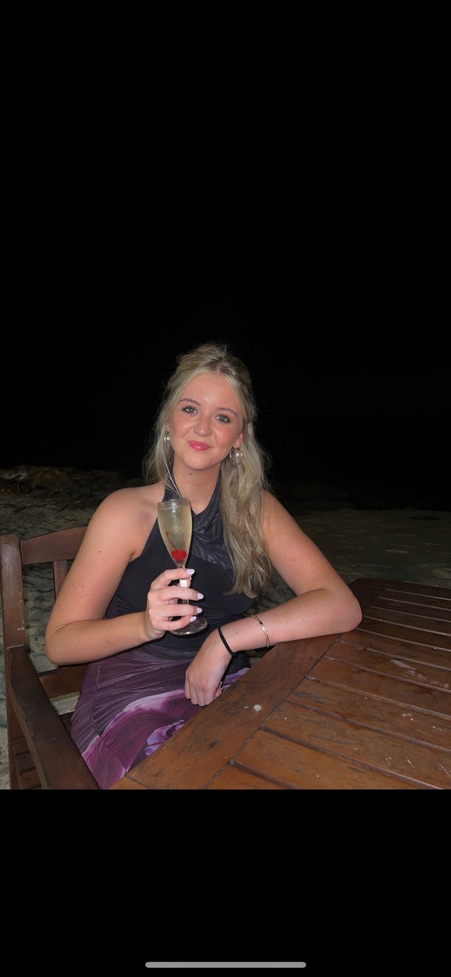 Evie (27) looking for double room in city Main Photo