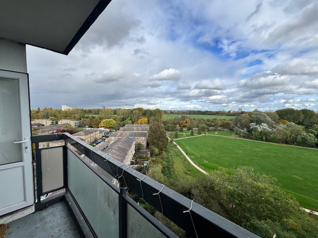 1 double room available  Main Photo