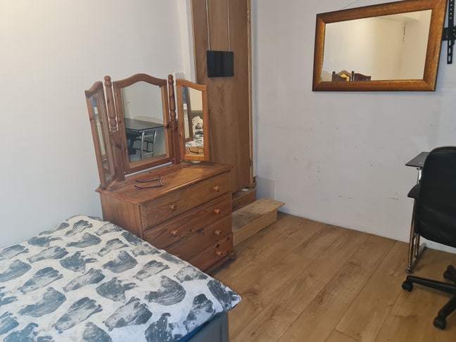 Single room Main Photo