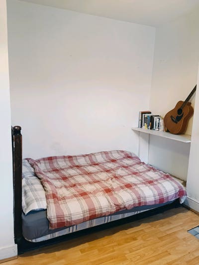 Room for let - long term!  Main Photo