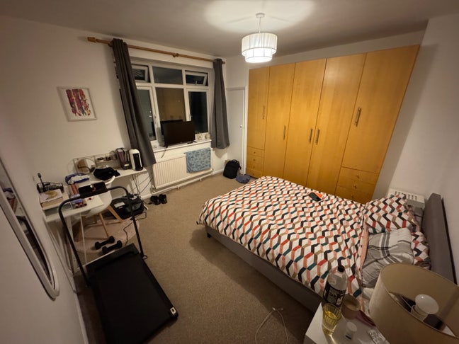 Huge double room to rent in Putney Main Photo