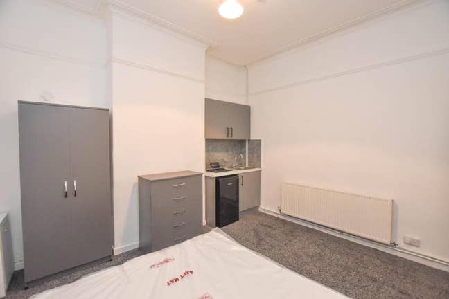 Furnished Double Room Close to Wigan Town Centre Main Photo