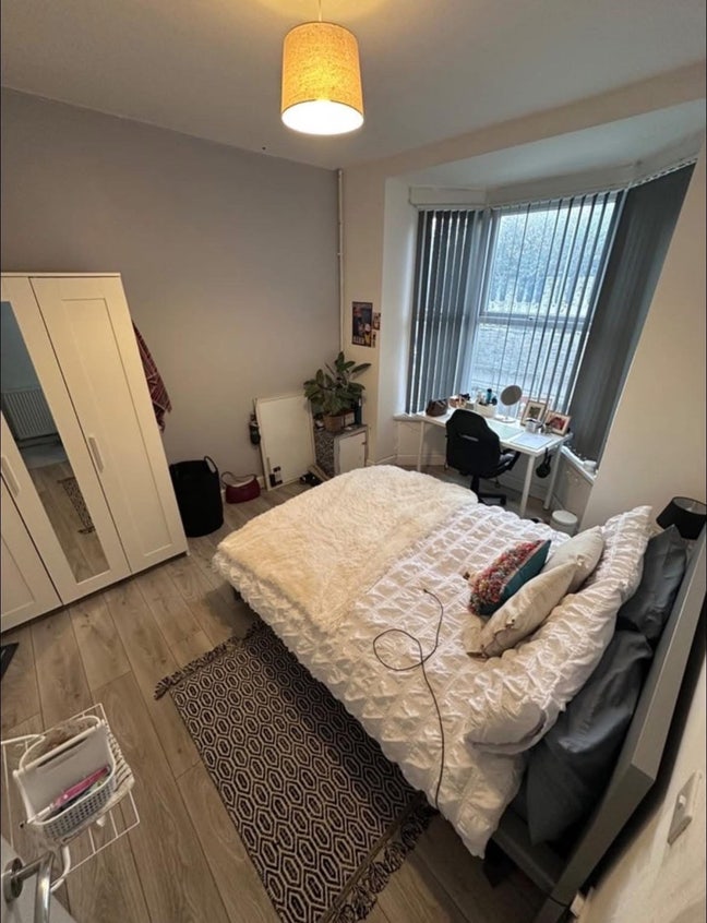 1 Bedroom Student Cathays Main Photo