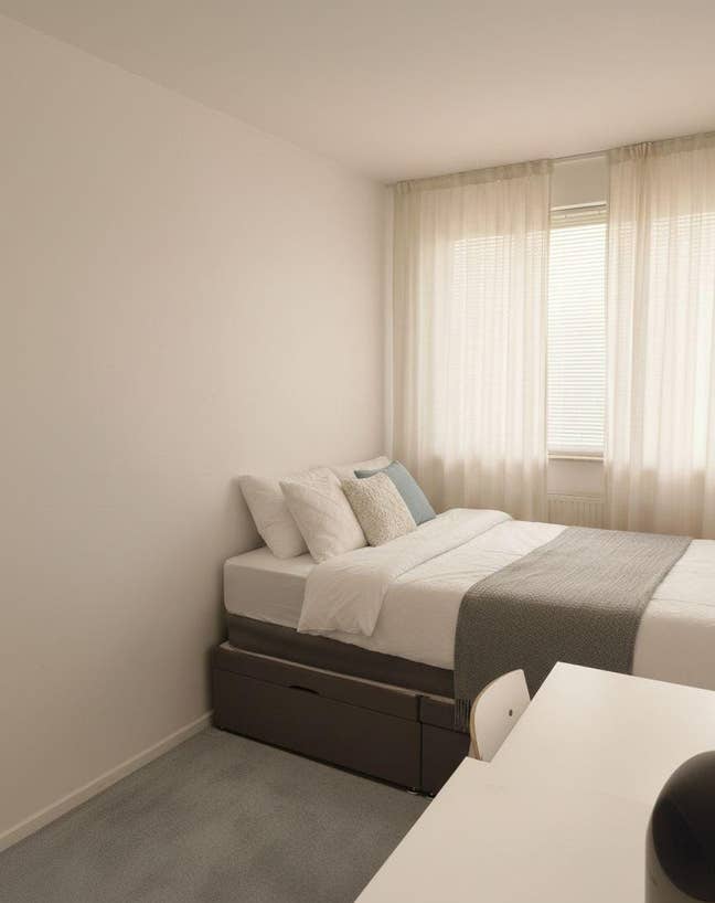 Modern Double Room – Stratford |  Single Use Only Main Photo