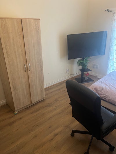 Double room in Wolverhampton  Main Photo
