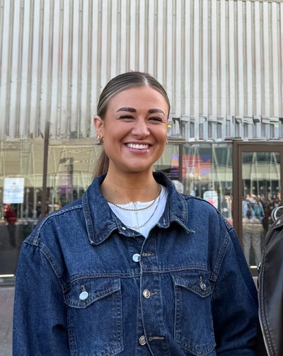 Creative professional female looking for a room Main Photo