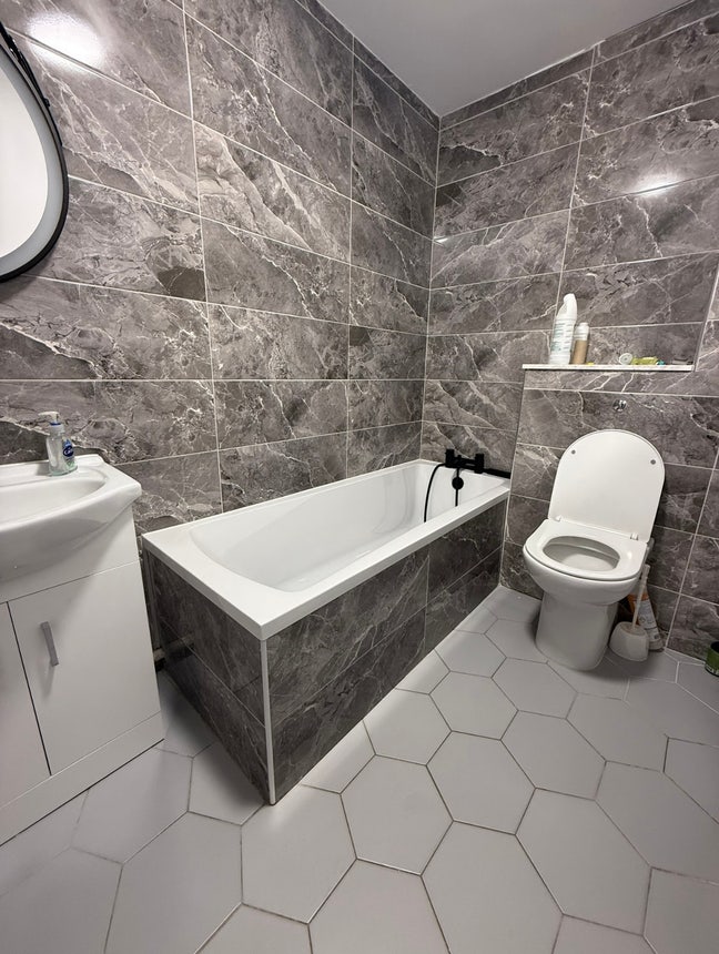 Newly Renovated House – Double room to rent Main Photo