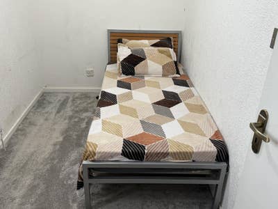 Big size box Room is available  Main Photo