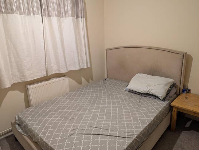 Single room furnished in 3 bedroom house. Main Photo