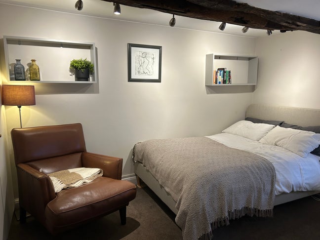 Double room with ensuite  Main Photo