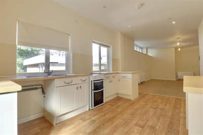 Large Double Bedroom available in Gosport  Main Photo