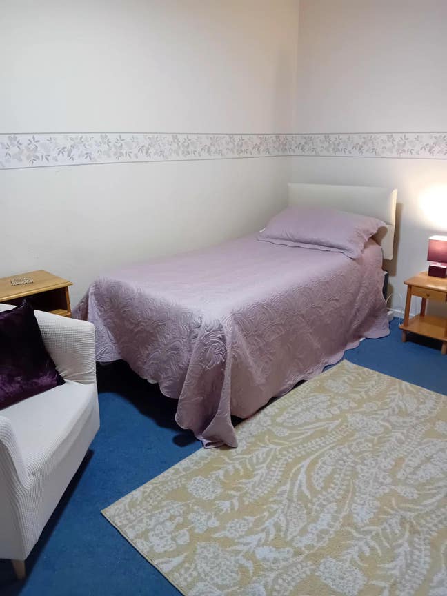 Spacious room in nice home Heyford Park, area  Main Photo