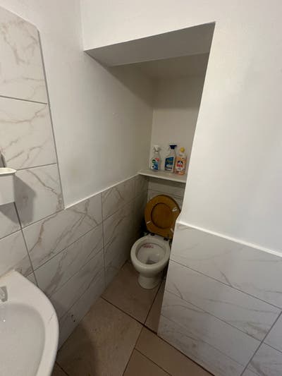 2 bedroom studio property  Main Photo