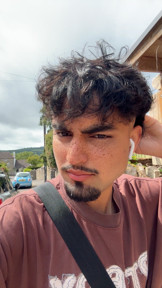 I am a male student aged 21. I am looking for... Main Photo