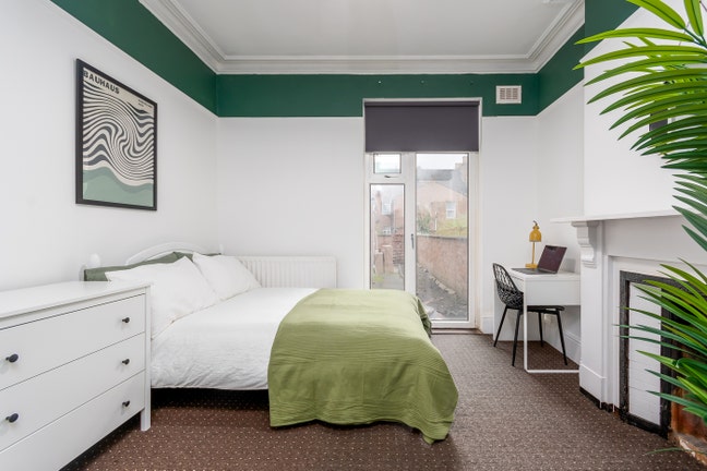 ✚ Large Modern Room | All Bills Included ✚ Main Photo