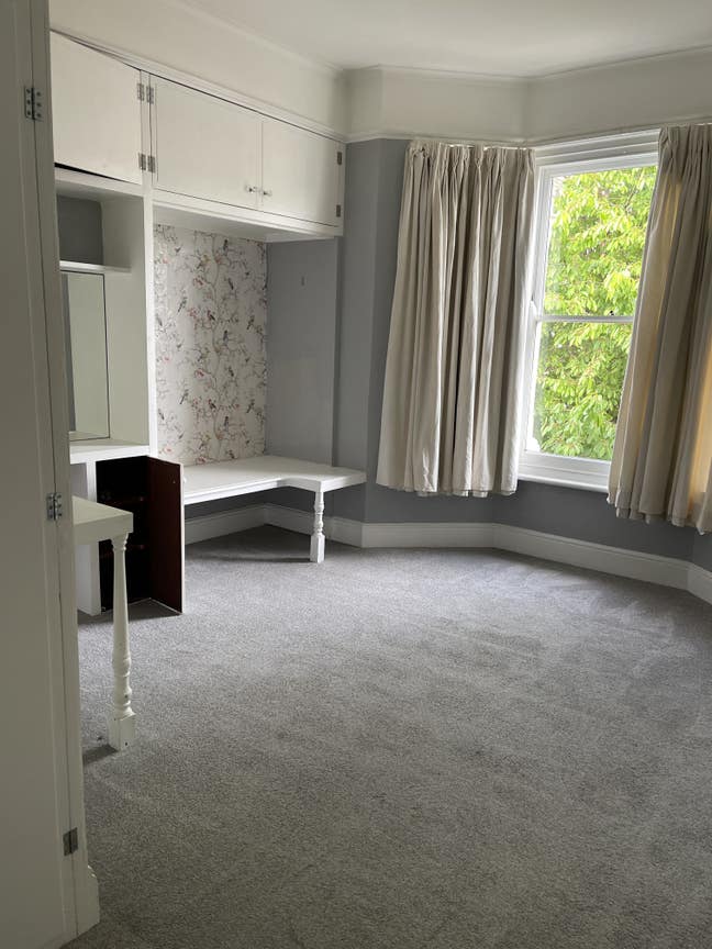 Master room with walk-in closet next to hounslow Main Photo