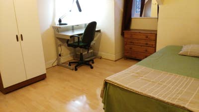 Double Attic Room-Walking Distance to City Centre  Main Photo