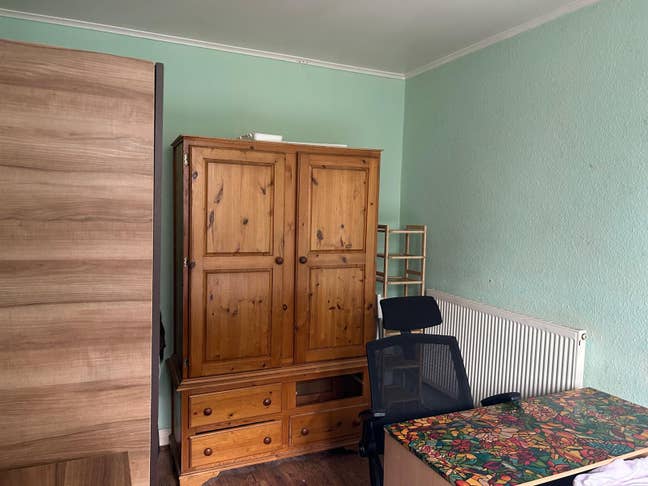 Double room in a 4 bed house Main Photo