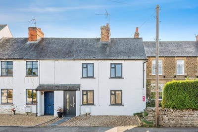 Spacious Double room for rent.  Main Photo