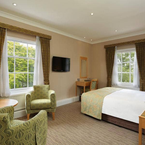 Spacious Double Room Available – Ideal for Couple, Main Photo