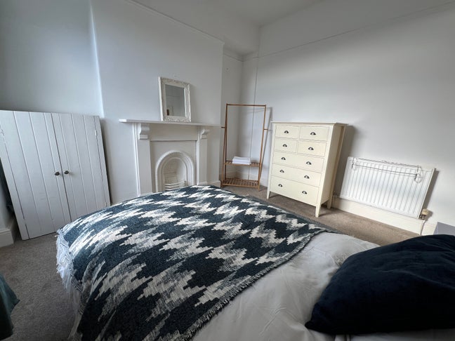 Double Room - Bills Included - Working People  Main Photo