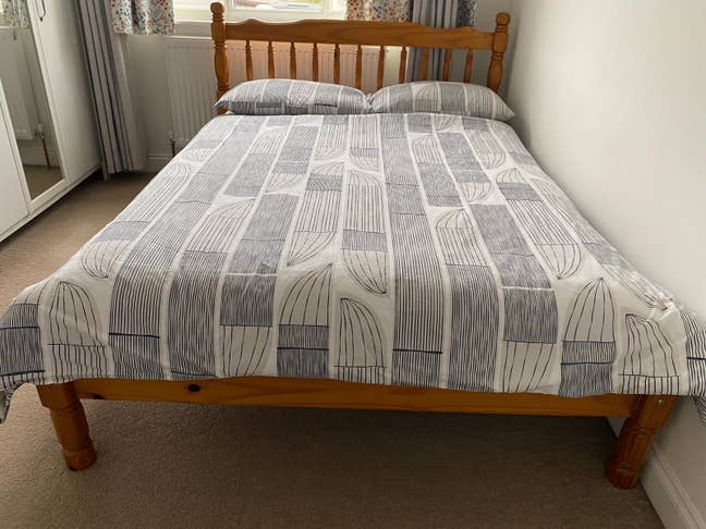 Beautiful double bedroom with comfort & warmth. Main Photo