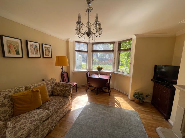 Double room, short walk from South Croydon station Main Photo