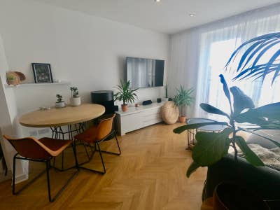 Cute room in a beautiful flat near the beach Main Photo