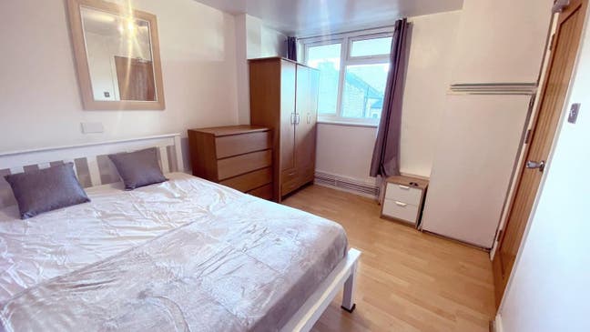 Double Room available In Hammersmith!! (78) Main Photo