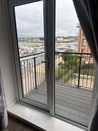 Furnished Double Room in 2-Bed Flat, Students Main Photo