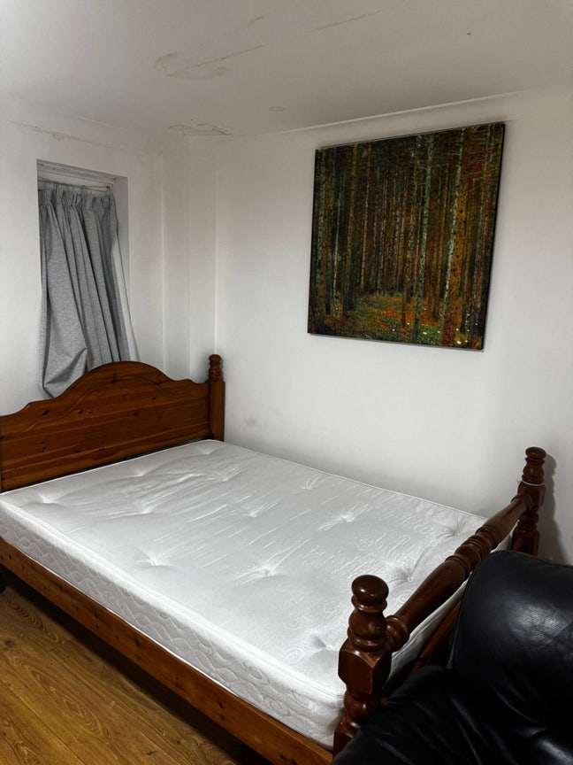 Large Double Room Available - Oxley Park Main Photo