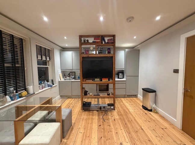 Clapham north beautiful flat Main Photo