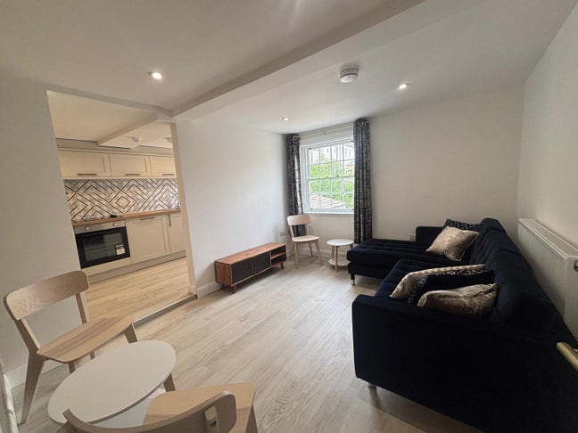 🌿 Boutique Flatshare – Gillingham Main Photo