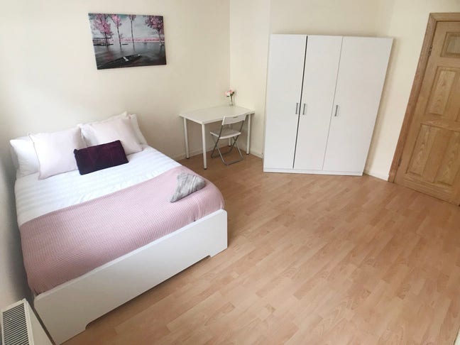 Stunning Double Room in a Deluxe Flat Main Photo