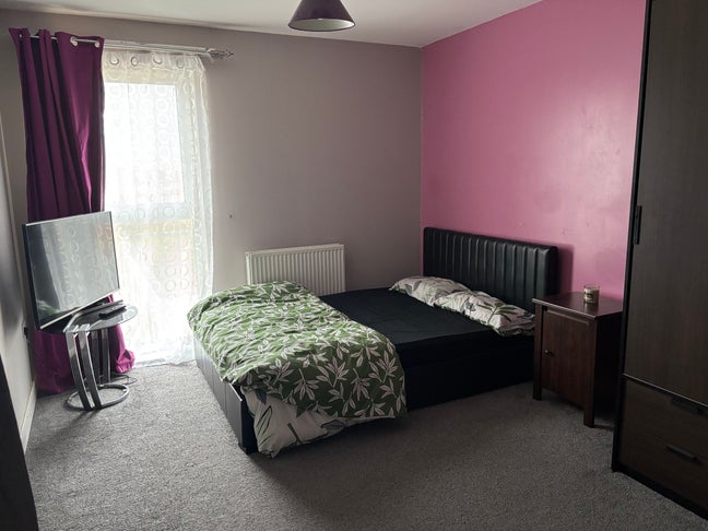 1 Double bedroom- Fully furnished Main Photo