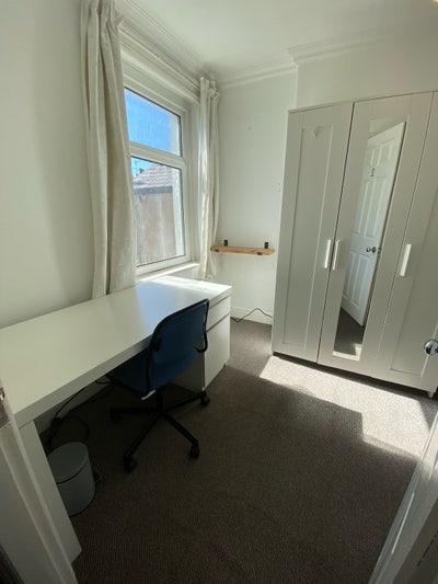 One double room available, all bills included Main Photo