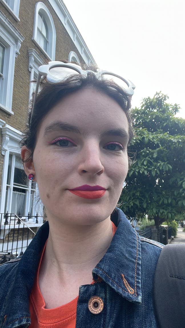 Art Therapist in training Main Photo