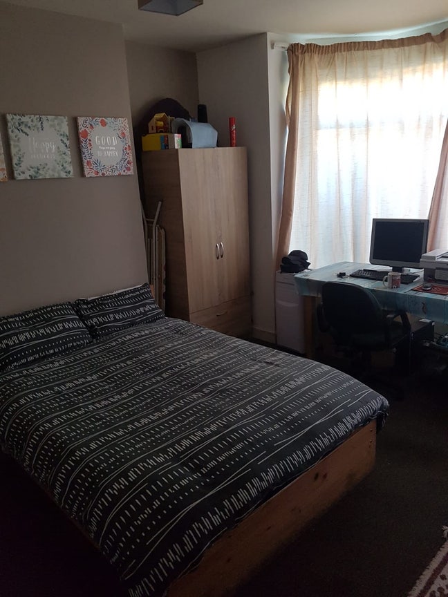 All bill included Double bedroom Main Photo