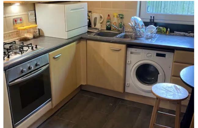 Room to rent in corstorphine  Main Photo