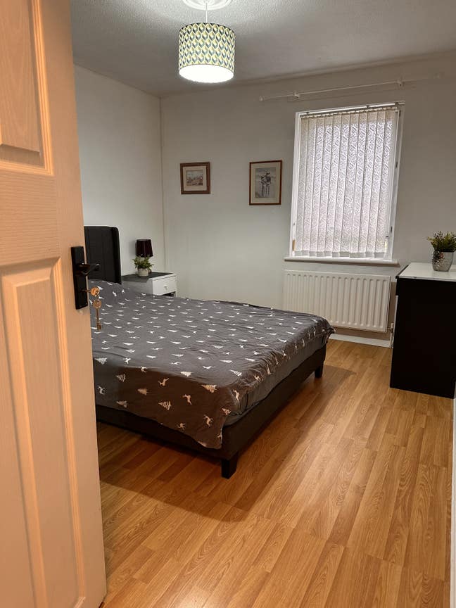 Double bedroom all new furniture, garden, parking Main Photo
