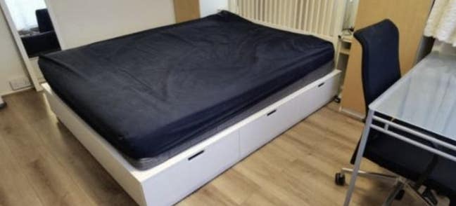 Double room in Coley Park area Main Photo